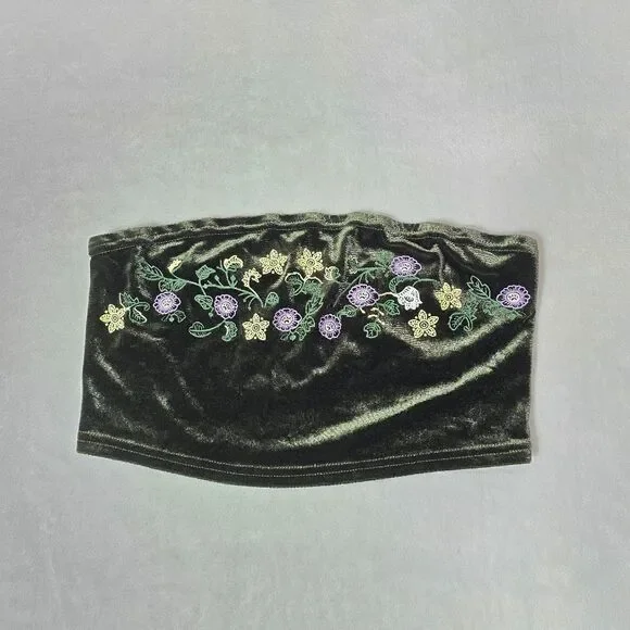 🔥Cropped top, with embroidery,  size Medium - Picture 2 of 11